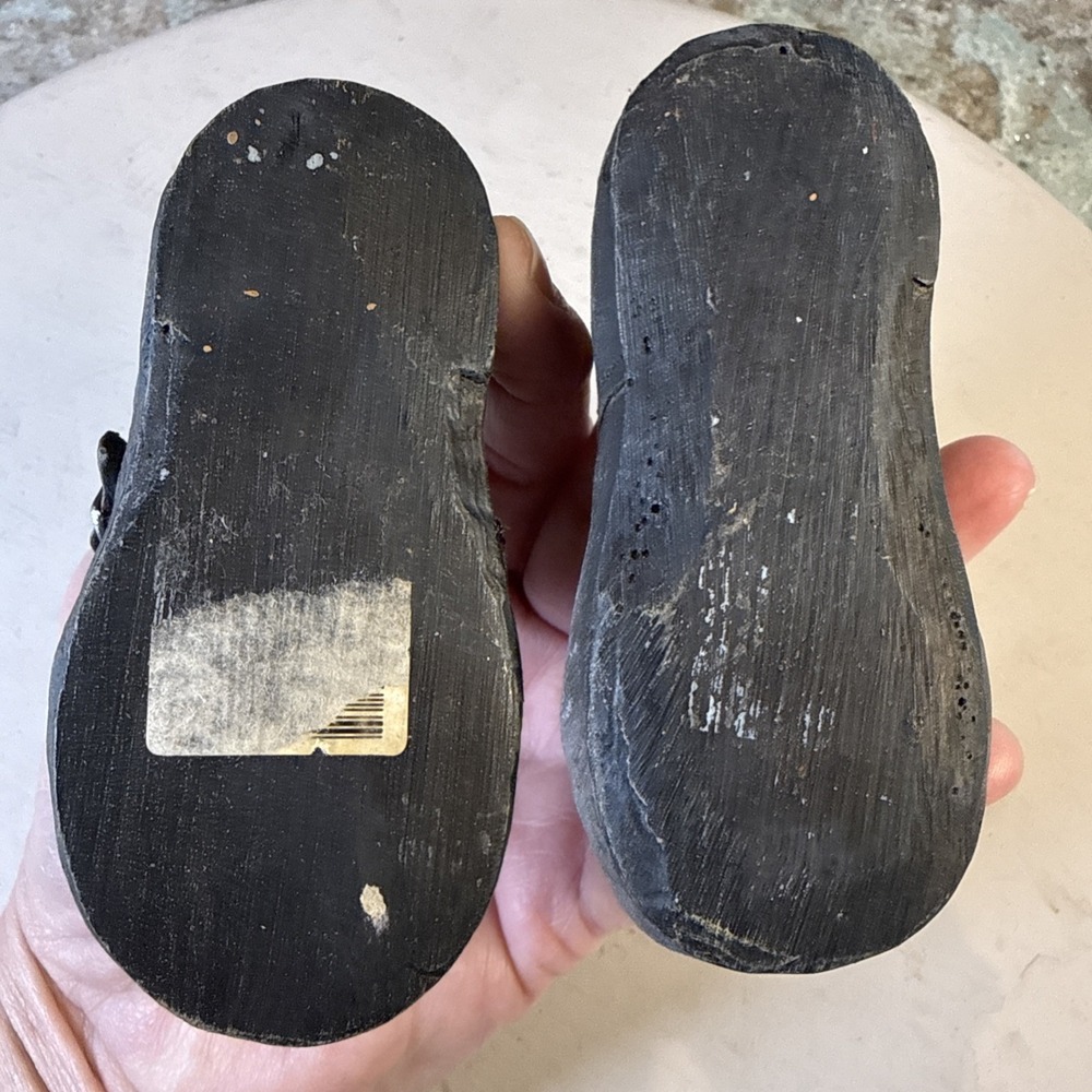 SS Sarna Replicas Of Mary Jane Black Baby shoes Silver Painted Buckles Resin - Picture 6 of 6